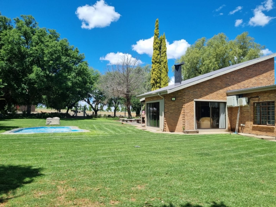 6 Bedroom Property for Sale in Fauresmith Rural Free State